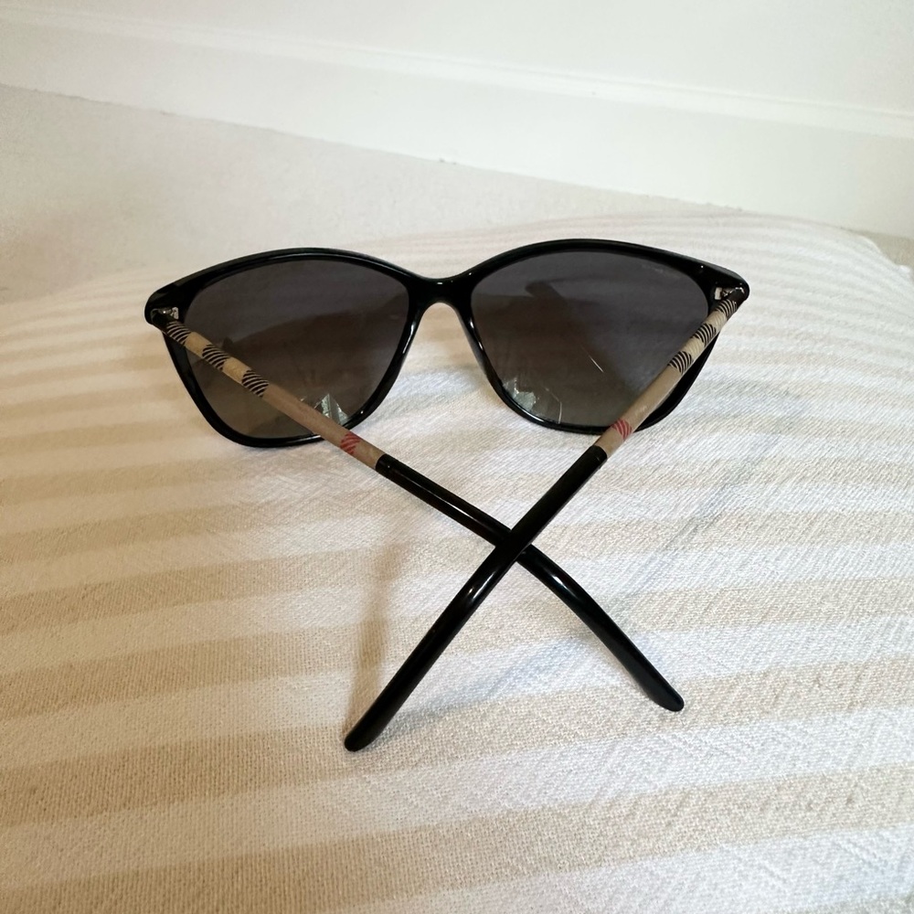 Burberry B 4117 3001/T3 Cat Eye Black Gray Polarized Sunglasses - Picture 5 of 5